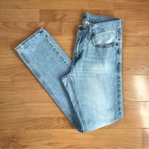 Old Navy Men's Light Blue Jeans slim straight fit some distressing size 28